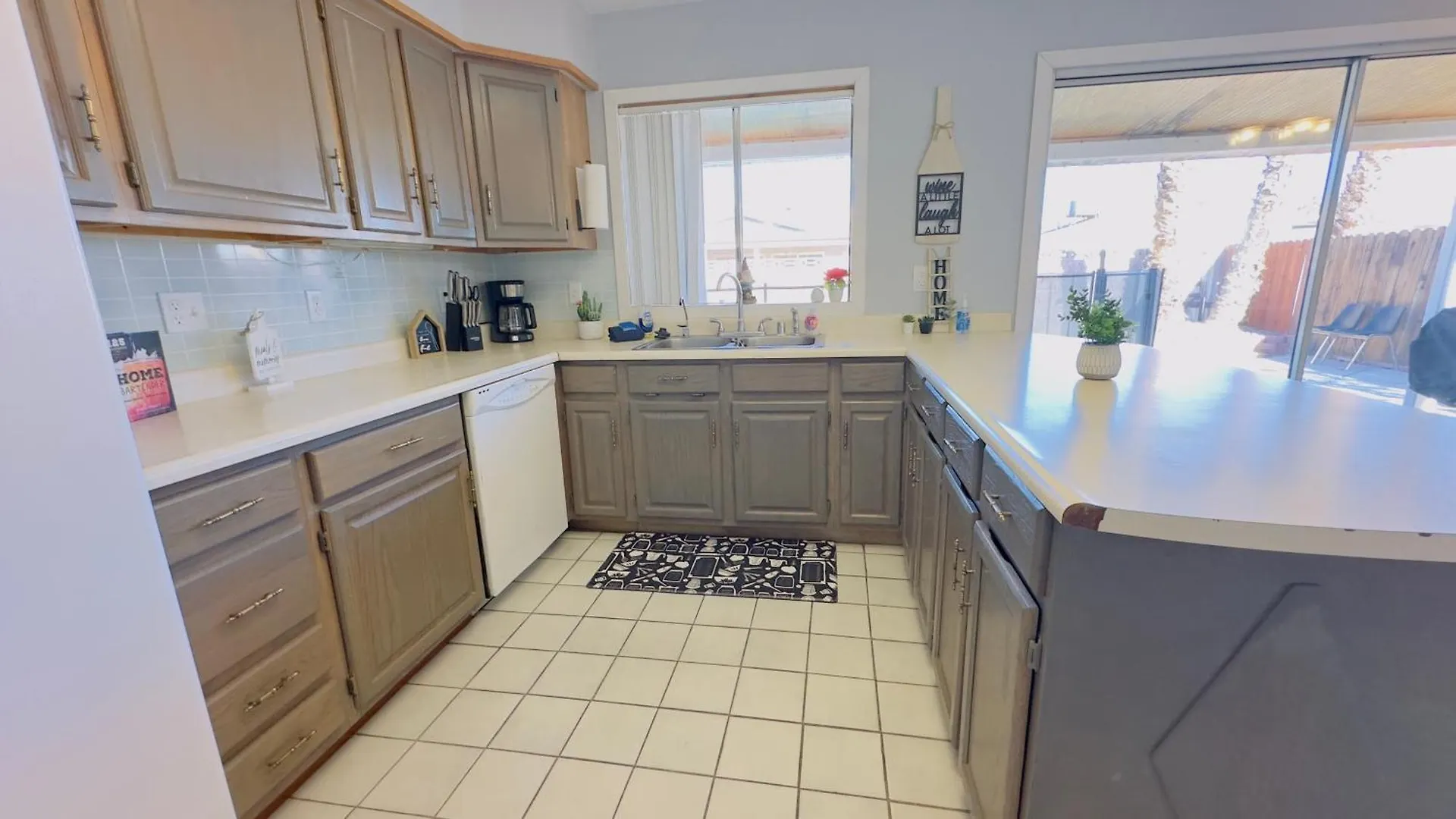 Molino 3 Bedroom 2 Bath With Pool Las Vegas Holiday home